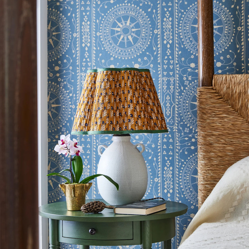 White Kettle Table Lamp